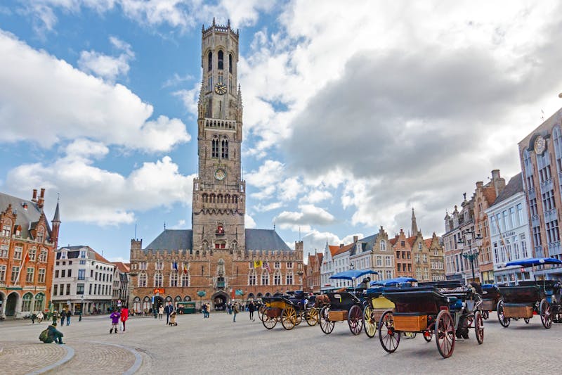 Marktplatz von Brügge - ©©Khrystyna Pochynok - stock.adobe.com