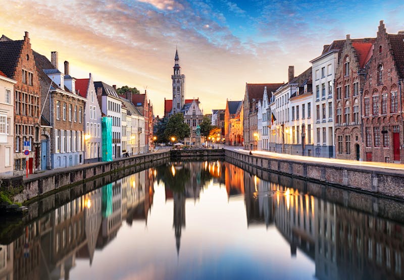 Brügge und Jan Van Eyck Platz in Belgien - ©©TTstudio - stock.adobe.com
