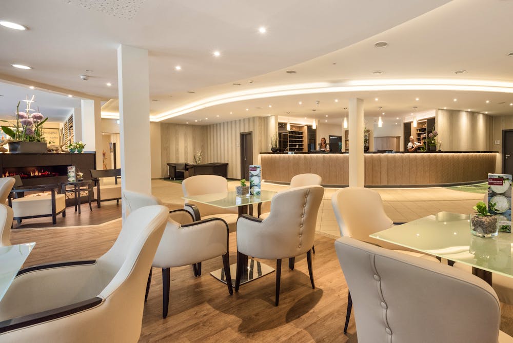 Bad Füssing - Johannesbad  Hotel Königshof - Rezeption &ndash; &copy; Foto Atelier Wolkersdorfer