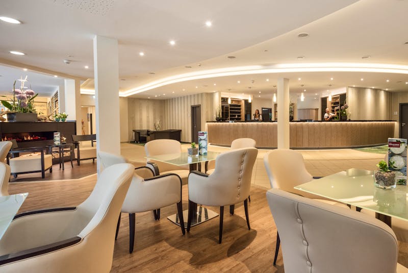 Bad Füssing - Johannesbad  Hotel Königshof - Rezeption – ©Foto Atelier Wolkersdorfer