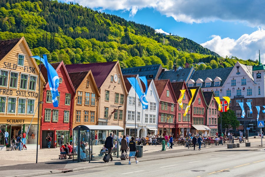 farbenfrohe Altstadt Bryggen in Bergen in Norwegen – © lars johansson/EyeEm - stock.adobe.com