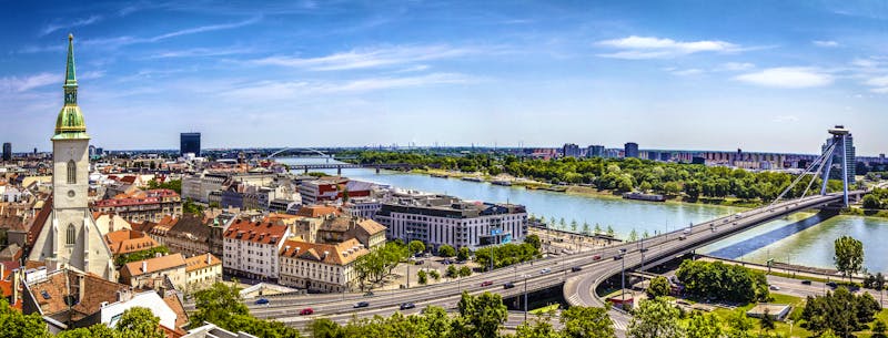 Bratislava Panorama mit Donau - Slowakei - ©QQ7 - stock.adobe.com