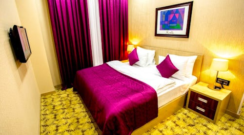 Aserbaidschan, Baku, West Shine Hotel, Zimmerbeispiel – © Ratehawk