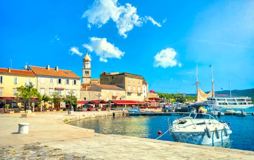 Krk Stadt auf der kroatischen Insel Krk &ndash; &copy; ©Valery Bareta - stock.adobe.com