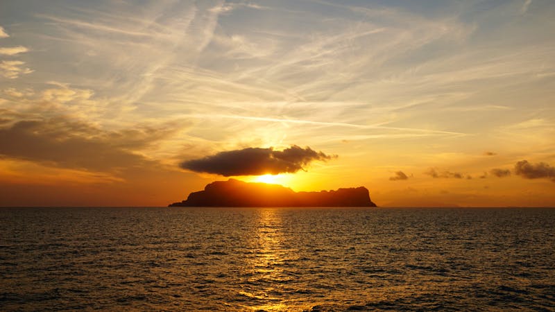 Insel Capri im Sonnenuntergang - ©kschoenert - stock.adobe.com