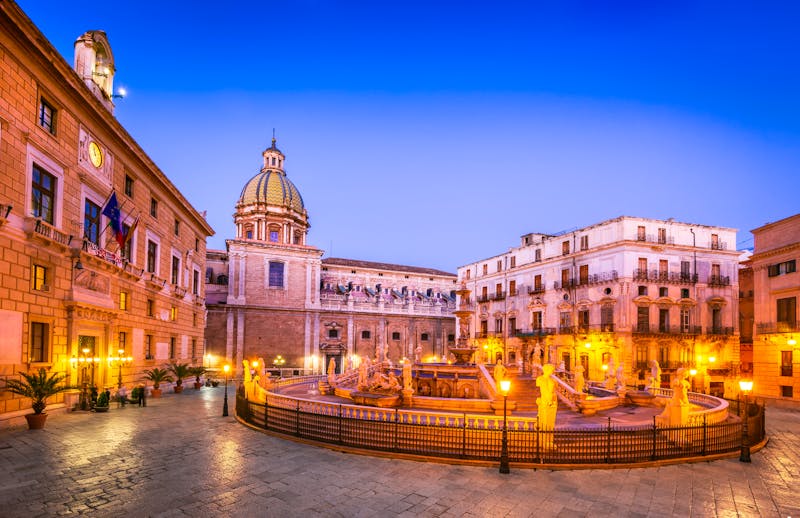Palermo - Pretoria Fountain am Abend - ©cge2010 - stock.adobe.com
