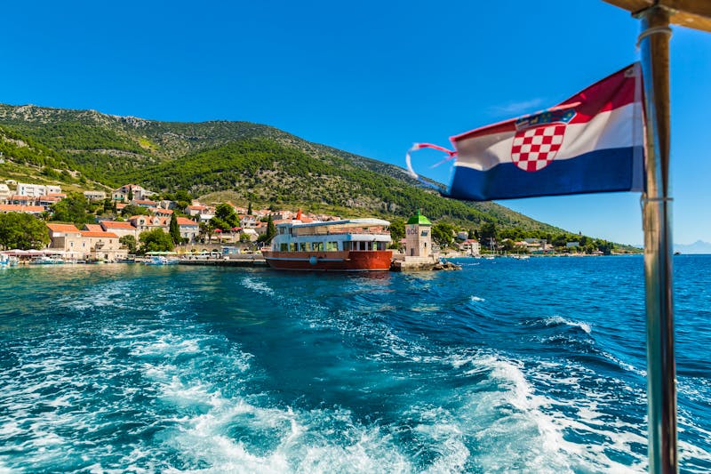 Bootsfahrt zur Insel Brac - Kroatien - ©©dmpalino - stock.adobe.com