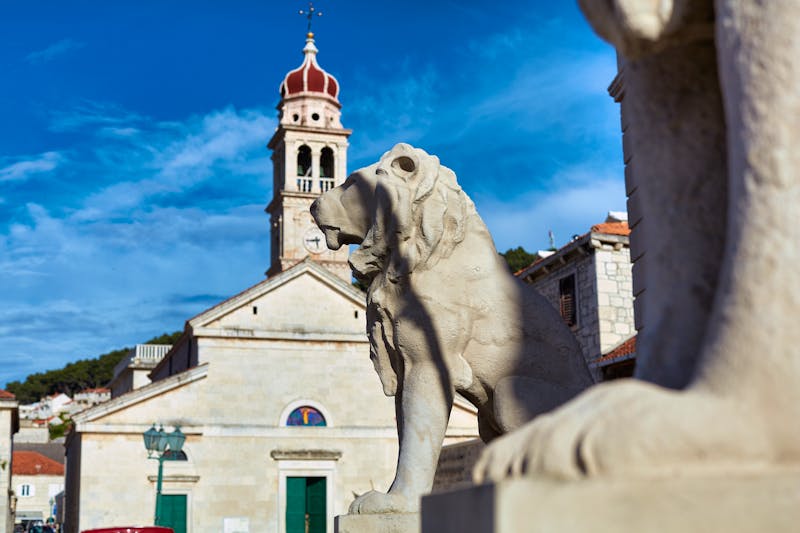 Steinmetzkunst in Pucisca auf der Insel Brac - Kroatien - ©©Artur Nyk - stock.adobe.com