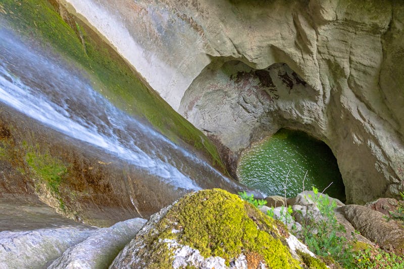 Wasserfall von Angon - Cascade d'Angon - ©©Simon van Hemert - stock.adobe.com
