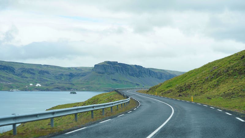 Island - am Fjord Hvalfjördur - ©tina7si - stock.adobe.com