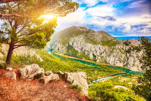 Cetina Fluss Canyon bei Omis in Dalmatien &ndash; &copy; ©pilat666 - stock.adobe.com