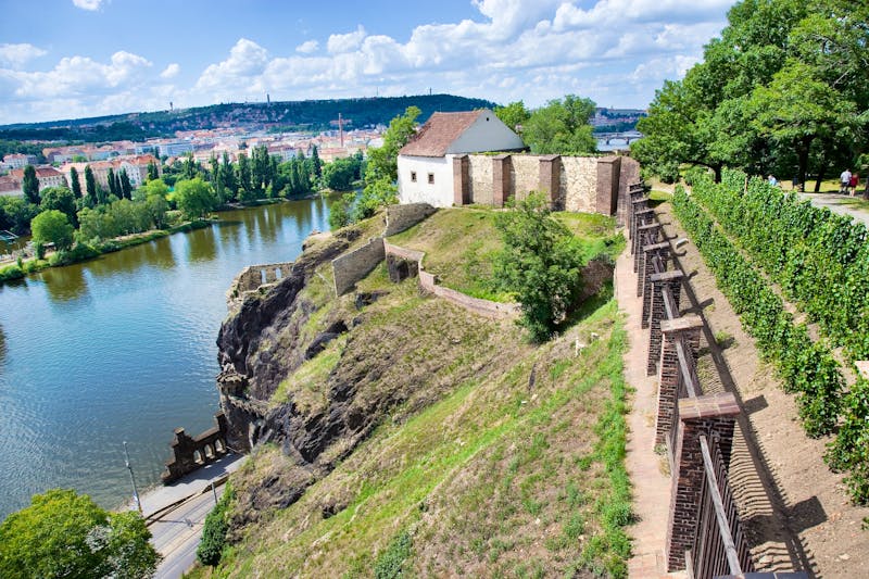 Prag - auf dem Vysehrad - Blick zur Moldau - ©kaprikfoto - stock.adobe.com