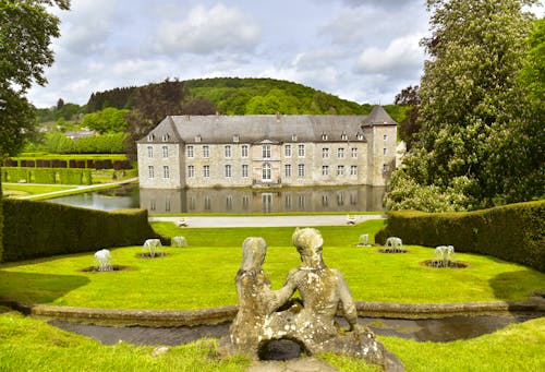 Schloss Annevoie in Belgien &ndash; &copy; ©Photocolorsteph - stock.adobe.com