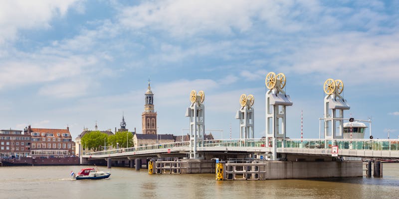 Hansestadt Kampen an der IJssel - Eingangsbrücke - ©Martin Bergsma - stock.adobe.com