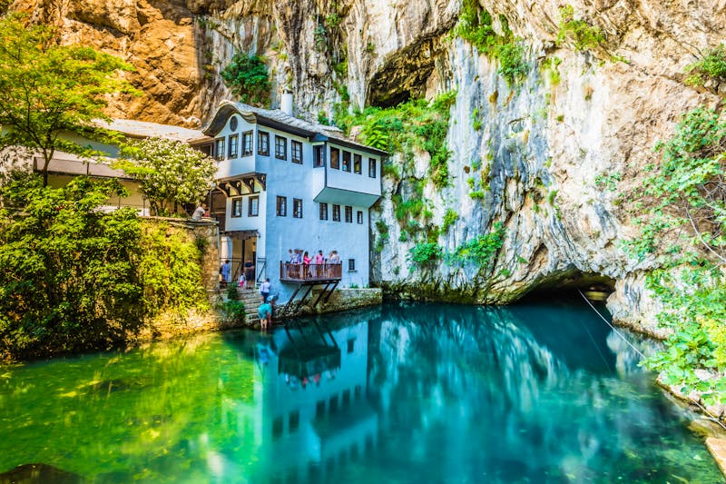 Derwisch-Haus in Blagaj - Bosnien-Herzegowina - ©©rpbmedia - stock.adobe.com