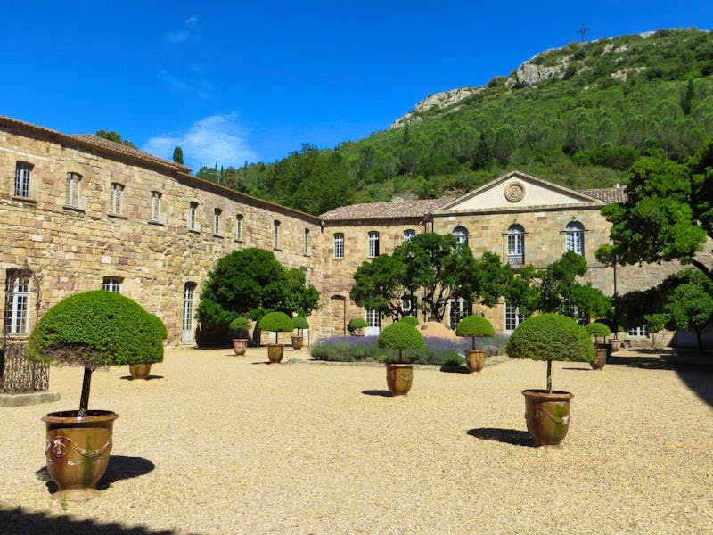 Im Kloster Fontfroide - ©Eberhardt TRAVEL - Jürgen Schmeißer