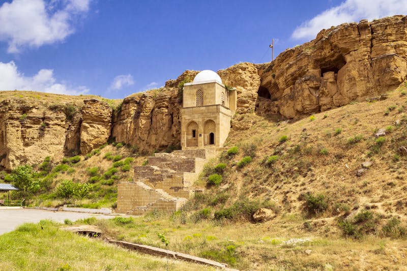 Aserbaidschan - Diri Baba-Mausoleum - ©Ramil - stock.adobe.com