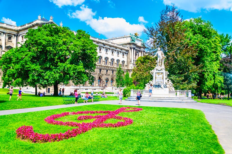 Wien - Mozart-Denkmal im Burggarten - ©A.Jedynak - stock.adobe.com
