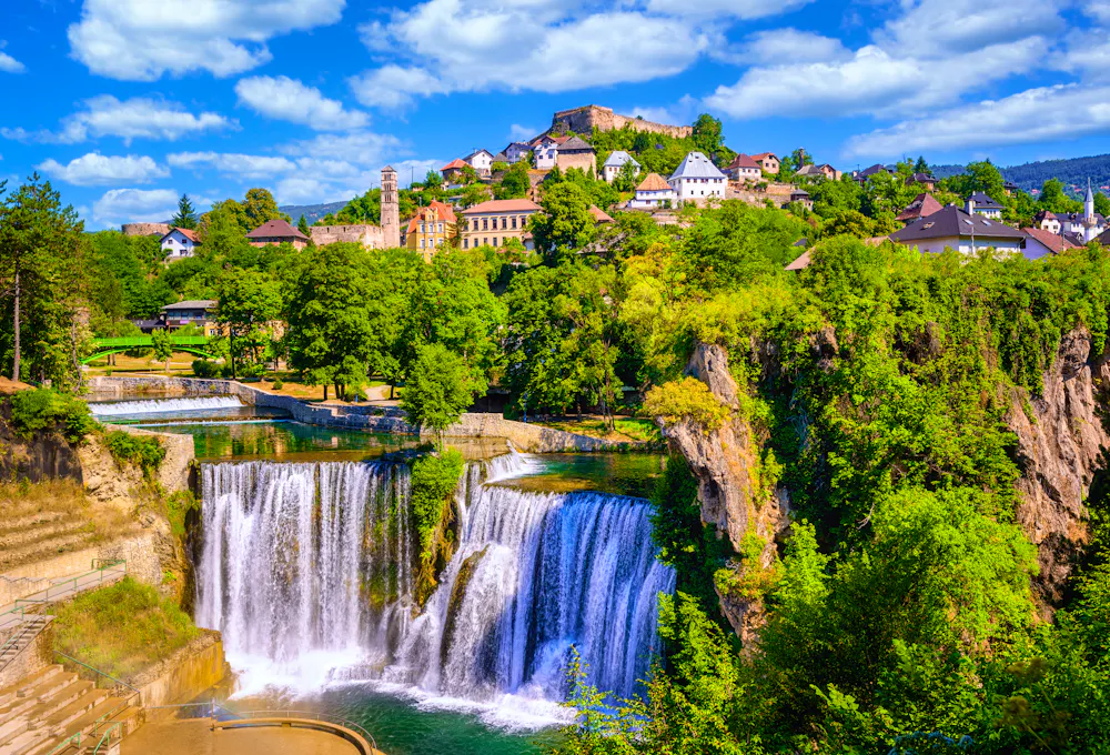 Wasserfall und Burg in Jajce - Bosnien-Herzegowina &ndash; &copy; ©Boris Stroujko - stock.adobe.com