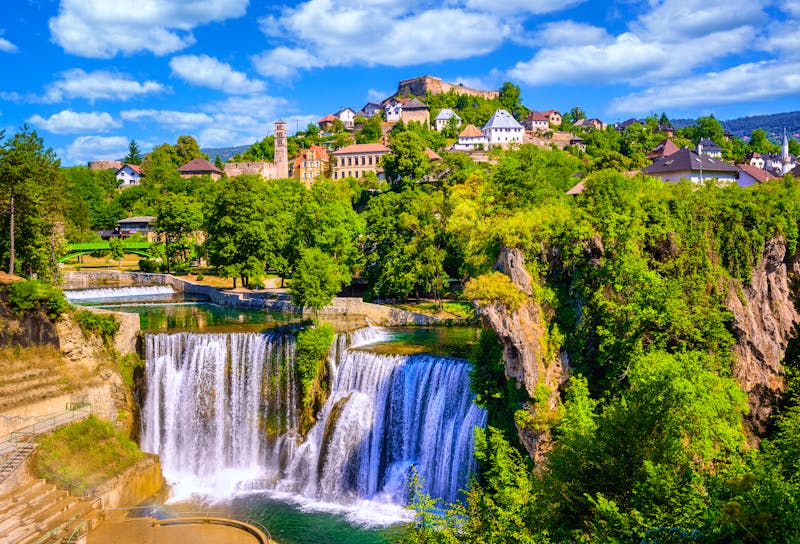 Wasserfall und Burg in Jajce - Bosnien-Herzegowina - ©©Boris Stroujko - stock.adobe.com
