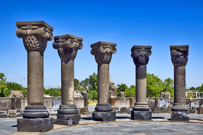 Armenien - Ruine der Palastkirche von Zvartnots - ©EdLantis - stock.adobe.com