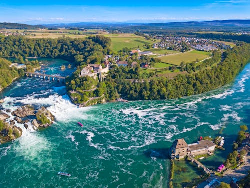 Rheinfall bei Schaffhausen &ndash; &copy; swisshippo - stock.adobe.com