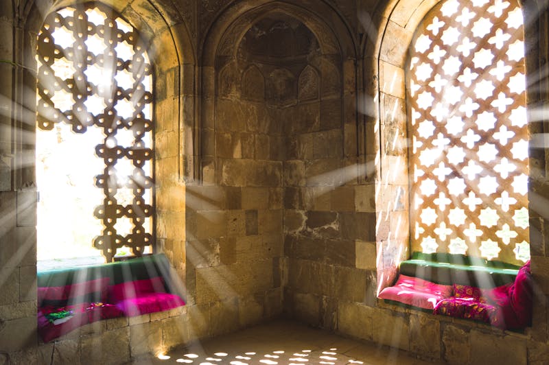 Aserbaidschan - im Diri Baba-Mausoleum - ©Tycson1 - stock.adobe.com