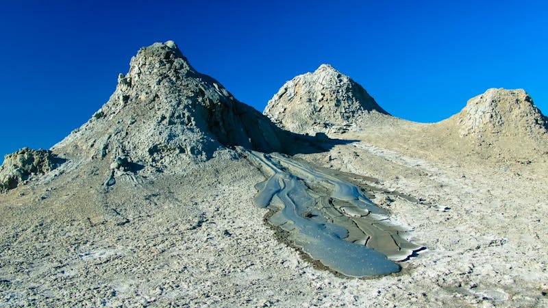 Aserbaidschan - Schlammvulkane im Qobustan-Nationalpark - ©homocosmicos - stock.adobe.com