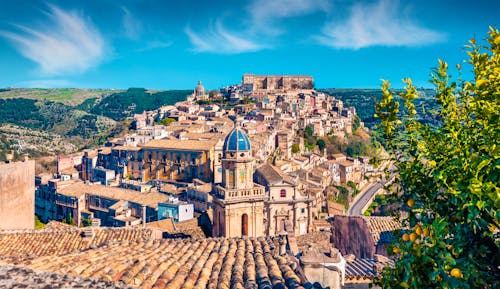 Ragusa - die Stadt in den Hügeln &ndash; &copy; Andrew Mayovskyy - stock.adobe.com