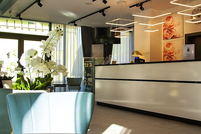 Rezeption Hotel Henryk – ©IdeaSpa