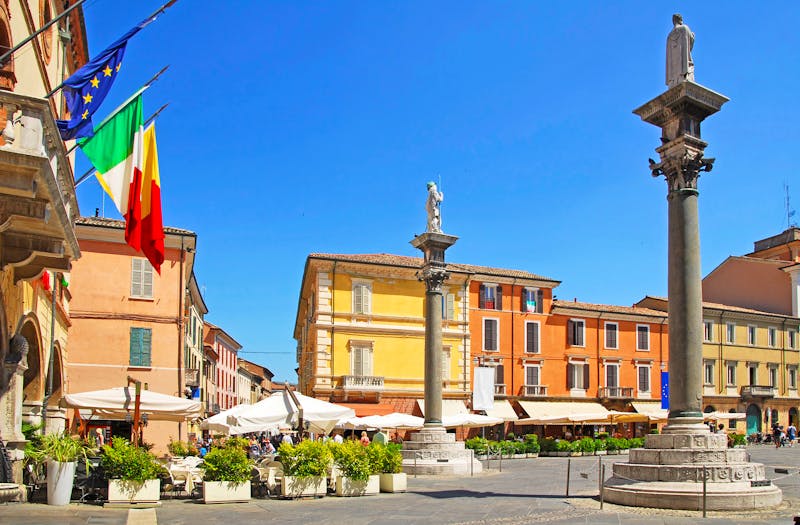Ravenna - Piazza del Popolo - ©claudiozacc - stock.adobe.com