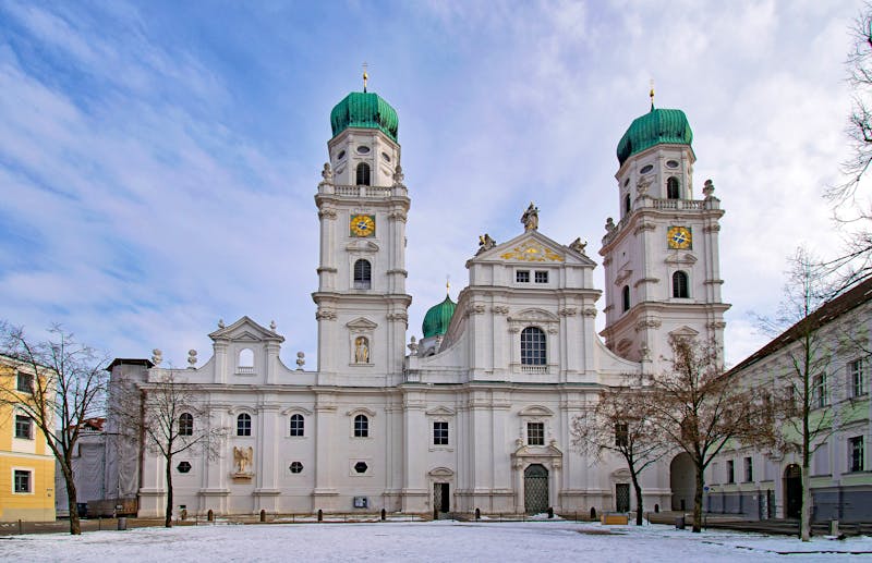 Blick auf den St. Stephans Dom in Passau - ©©Lapping Pictures - stock.adobe.com