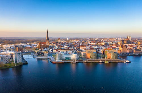 Blick auf die Hansestadt Rostock an der Ostsee &ndash; &copy; ©tl6781 - stock.adobe.com