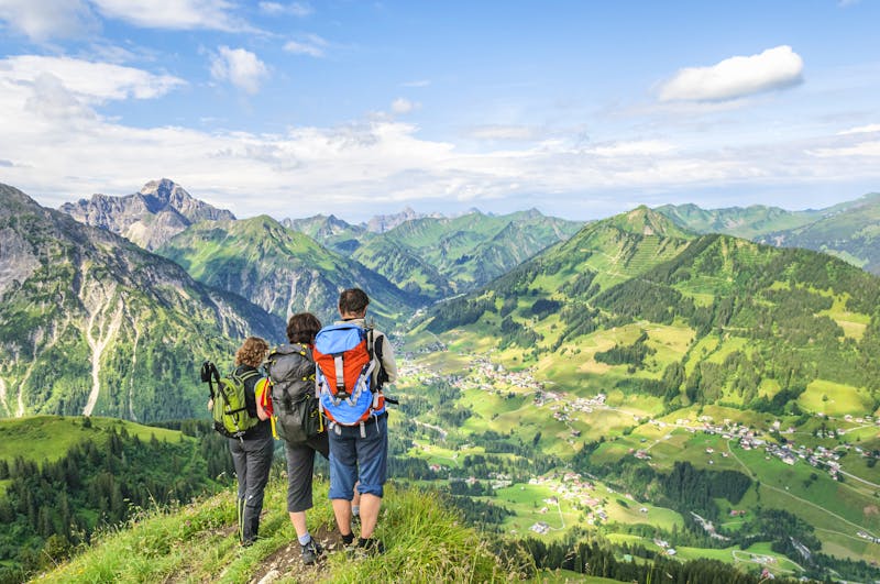 Ausblick ins hintere Kleinwalsertal mit dem Widderstein - ©ARochau - stock.adobe.com