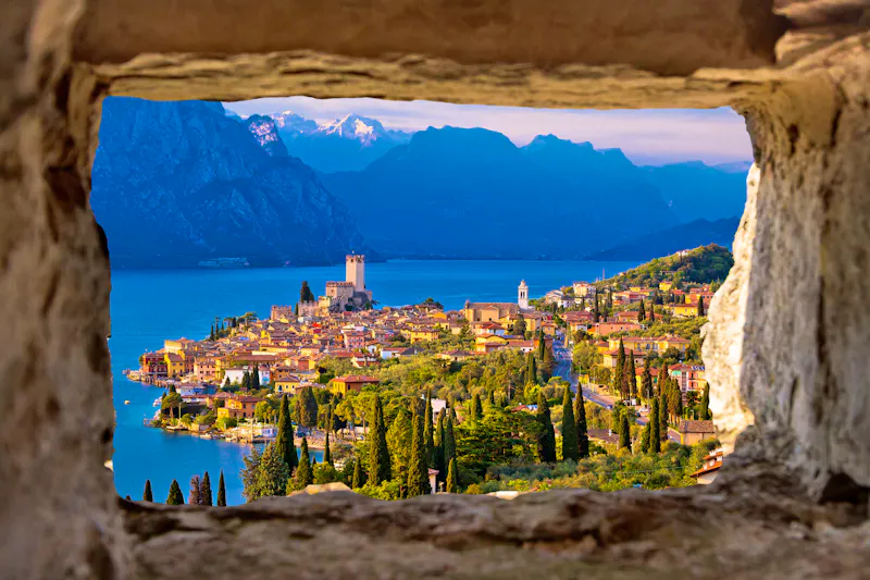 Malcesine und der Gardasee - &copy;xbrchx - stock.adobe.com