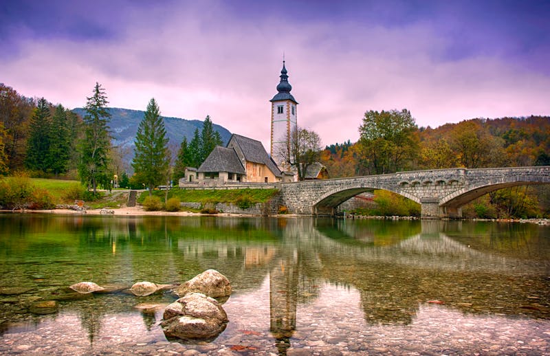 Kirche am Bohinj See im Triglav-Nationalpark in Slowenien - ©©viktoriya89 - stock.adobe.com