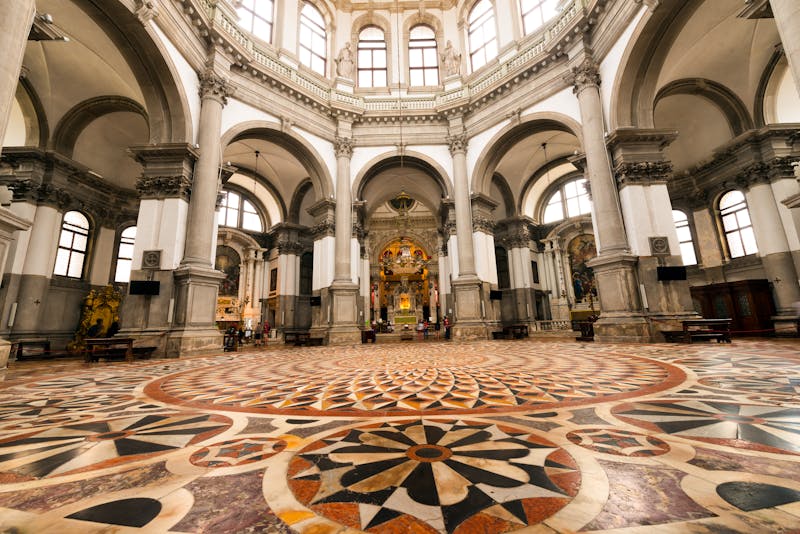 Venedig - in der Basilica Santa Maria della Salute - ©Alberto Masnovo - stock.adobe.com