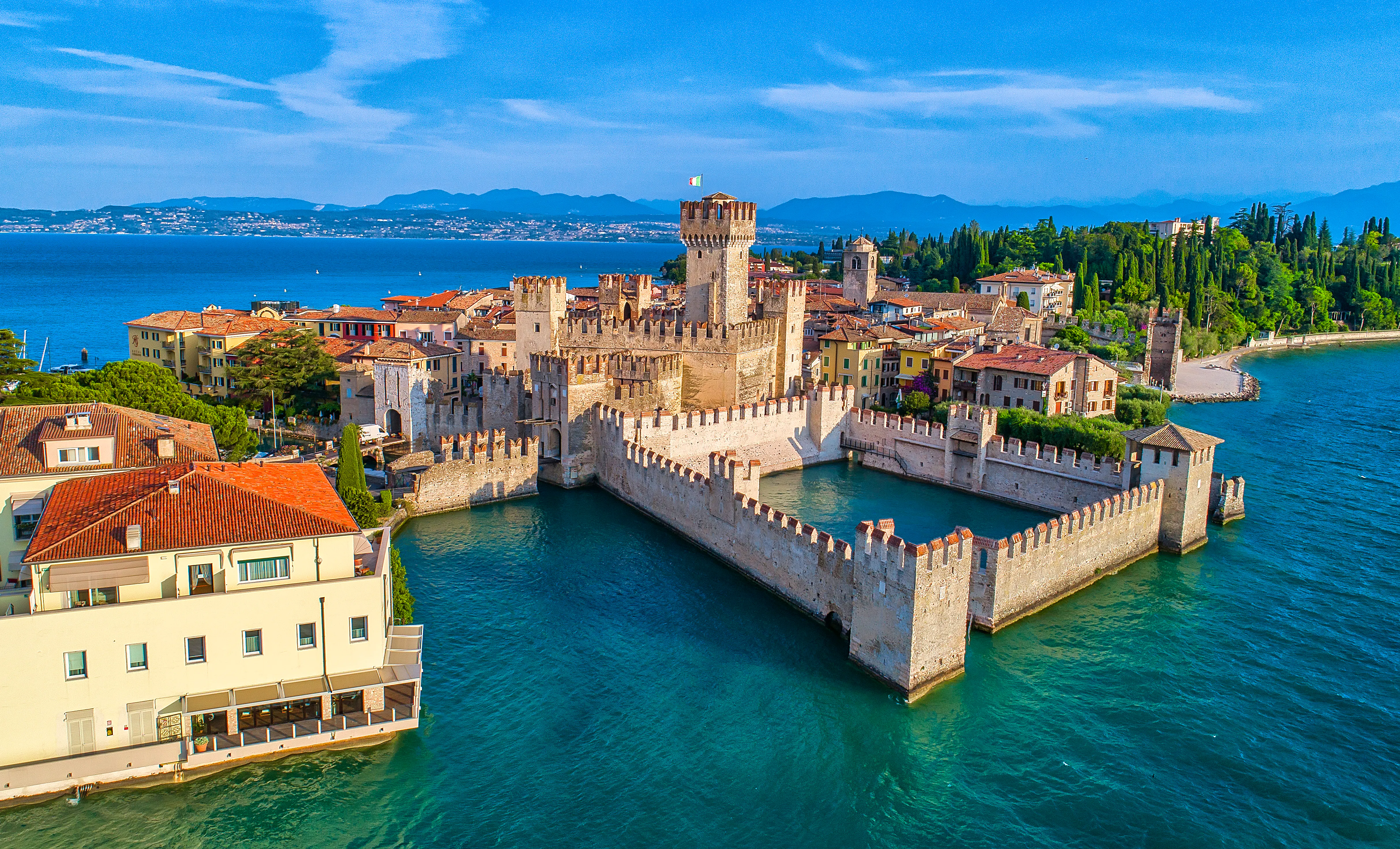 Gardasee - Sirmione &ndash; &copy; e_polischuk - stock.adobe.com