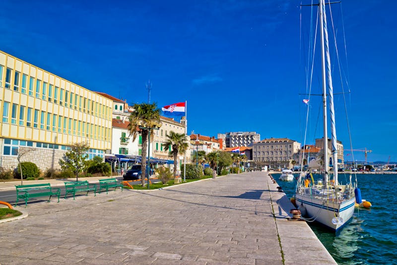 Küstenpromenade in Sibenik  - ©©xbrchx - stock.adobe.com
