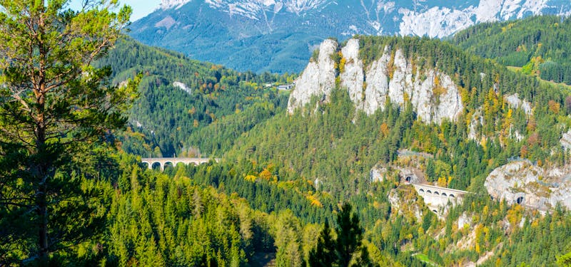 Viadukt and Tunnel der Semmeringbahn - ©Thomas Marchhart - stock.adobe.com