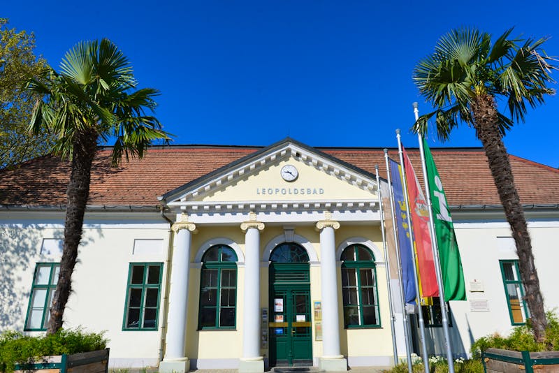 Baden bei Wien - Leopoldsbad - ©Ilhan Balta - stock.adobe.com
