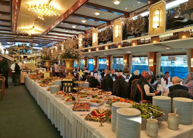 Gala-Buffet auf dem Donau-Schiff - ©Eberhardt TRAVEL - Gerd Pierschek