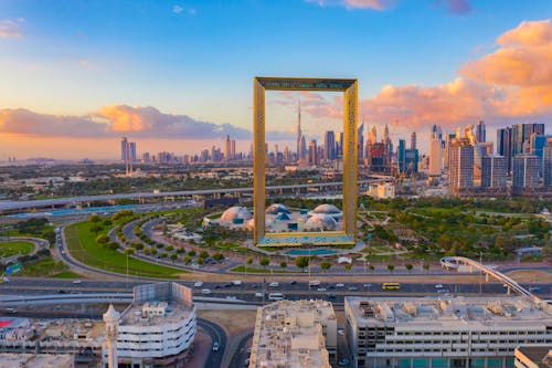 Dubai Frame - höchster Bilderrahmen der Welt mit toller Aussicht &ndash; &copy; ©tampatra - stock.adobe.com