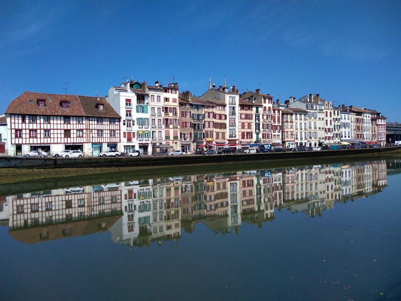Bayonne - Altstadt am Nive-Ufer - ©Florian Härtl - Eberhardt TRAVEL