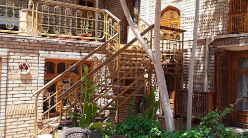 Innenhof. Sasha&Son Hotel – © Discover Central Asia Tours