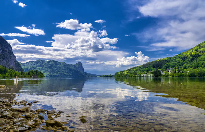 Mondsee im Salzkammergut - &copy;pwmotion - stock.adobe.com