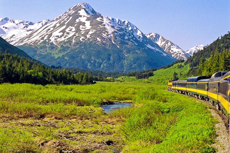 Zugfahrt mit dem Alaska Wilderness Express - ©Sherry Epley - Adobe Stock
