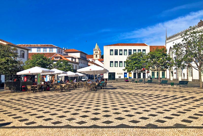 Hauptplatz von Angra do Heroismo auf der Insel Terceira - ©Eberhardt TRAVEL - Sabine Letzybyll