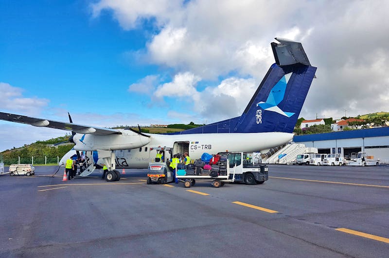 Flugzeug auf den Azoren - ©Eberhardt TRAVEL - Ria Heilmann