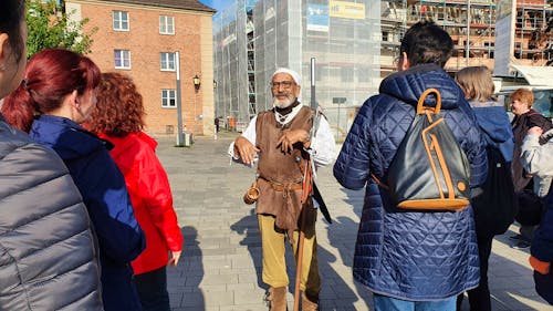 mit Störtebeker unterwegs in Wismar &ndash; &copy; Marlies Thrum